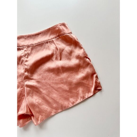 Aritzia WILFRED Peach Pink Silk Satin Charmeuse High Rise Pleated Shorts, Size 2 - Picture 7 of 12